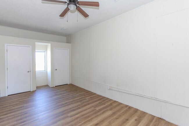 Building Photo - 1506 Kentucky Way