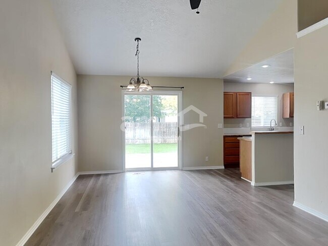 Building Photo - 1364 N El Camino Ave