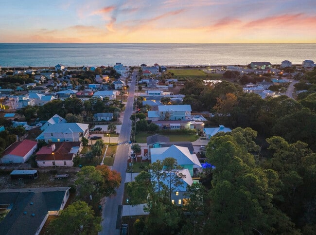 Building Photo - 223 E Lakeshore Dr