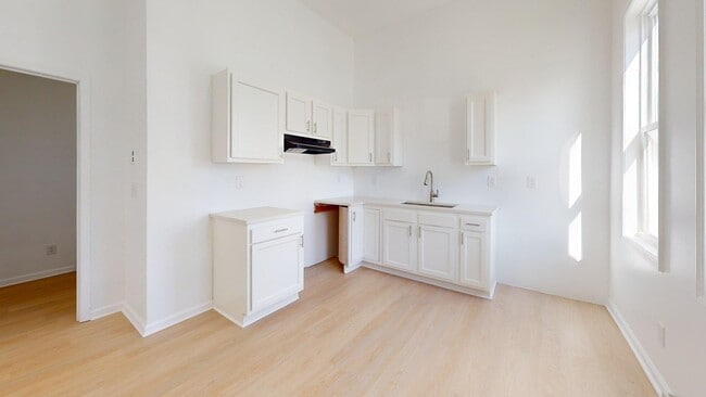 Building Photo - 2550 Elyria Ave