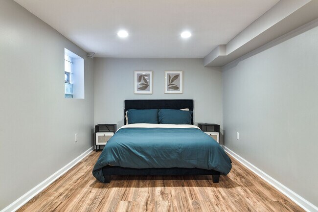 Building Photo - 3547 N Albany Ave