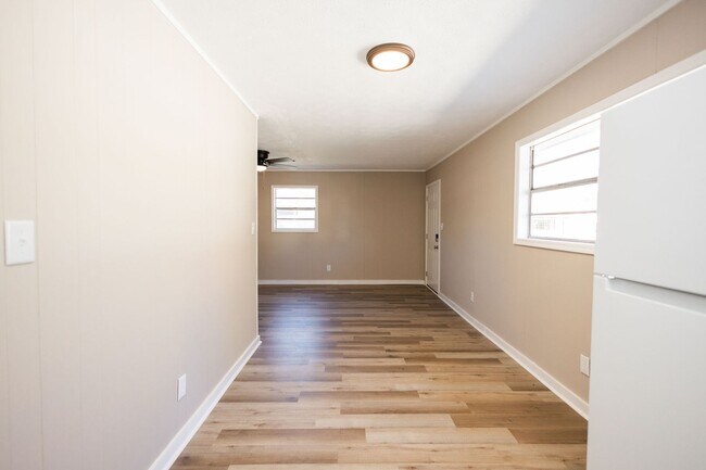 Building Photo - 732-732 Randall St