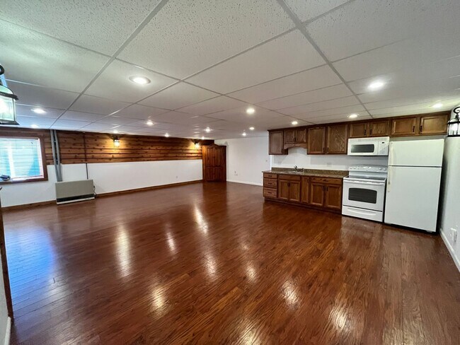 Building Photo - Bright 2 Bed / 2 Bath Basement Apartment with Garage Access – Driggs, ID