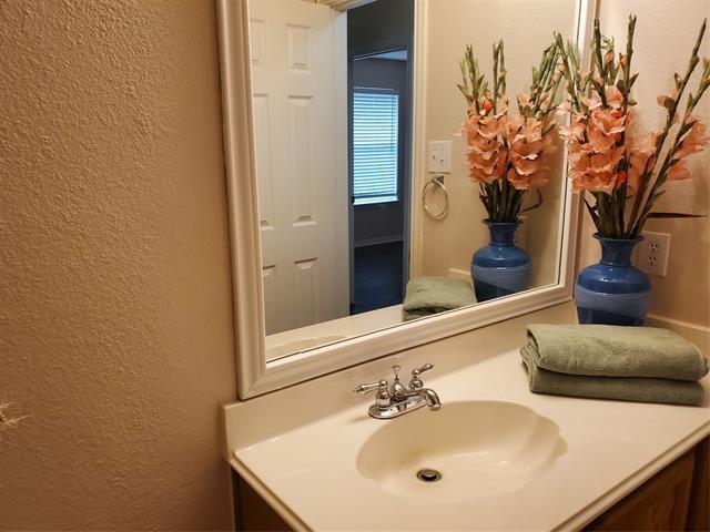 Building Photo - 5005 Boxwood Ln