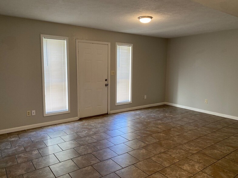 Building Photo - 25 Rossfield Cv