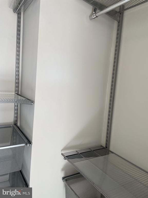 Building Photo - 5225 Pooks Hill Rd