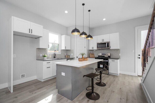 Building Photo - 2105 Sam Wilson St