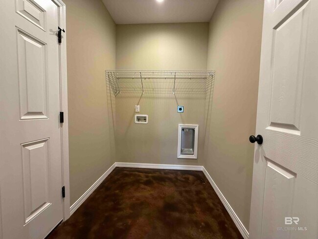 Building Photo - 33071 Stables Dr E