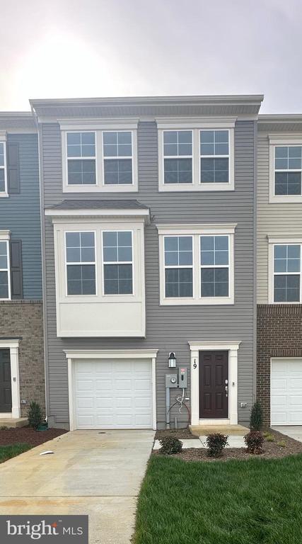 Building Photo - 19 Winterplace Dr