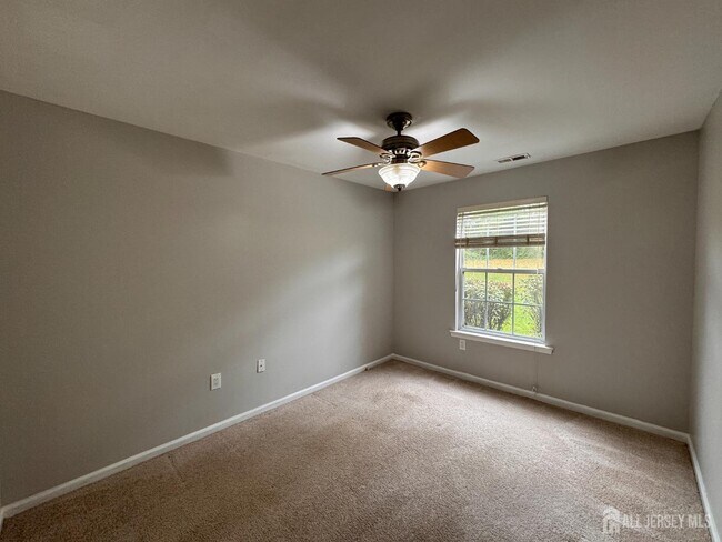 Building Photo - 1503 Commons at Kingswood Dr