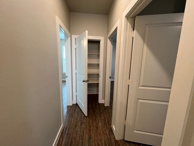 Building Photo - Stylish and Modern 3-Bedroom Duplex for Re...