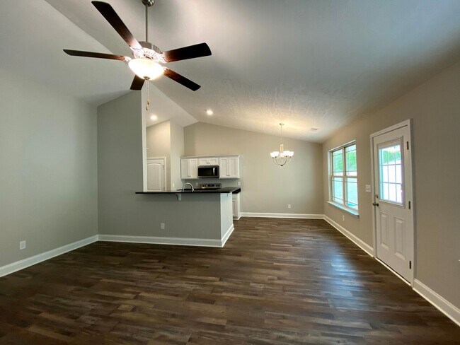 Building Photo - Spacious & Modern Home for Rent - One Leve...