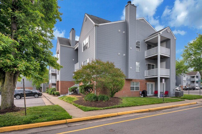 Building Photo - 102 Piccadilly Ln