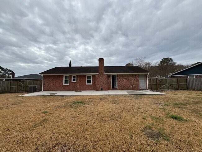 Building Photo - 115 Aylesbury Rd