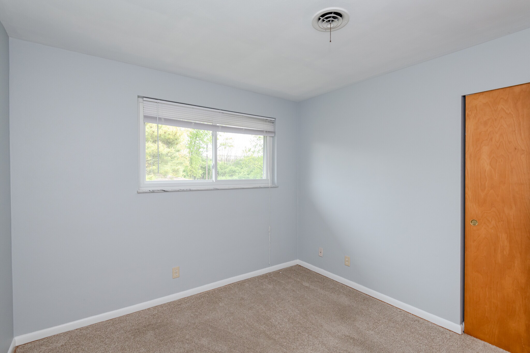 Building Photo - 1258 Westcliff Ct