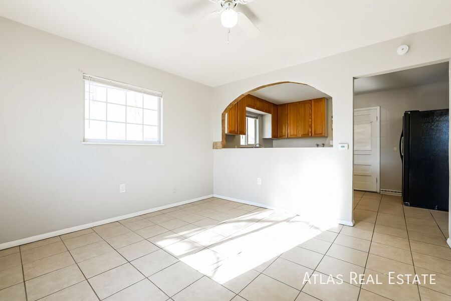 Building Photo - 881 E Egbert St