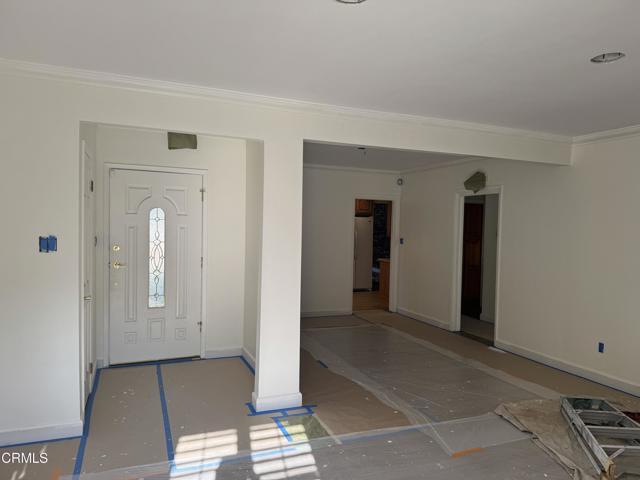 Building Photo - 210 E Sycamore Ave