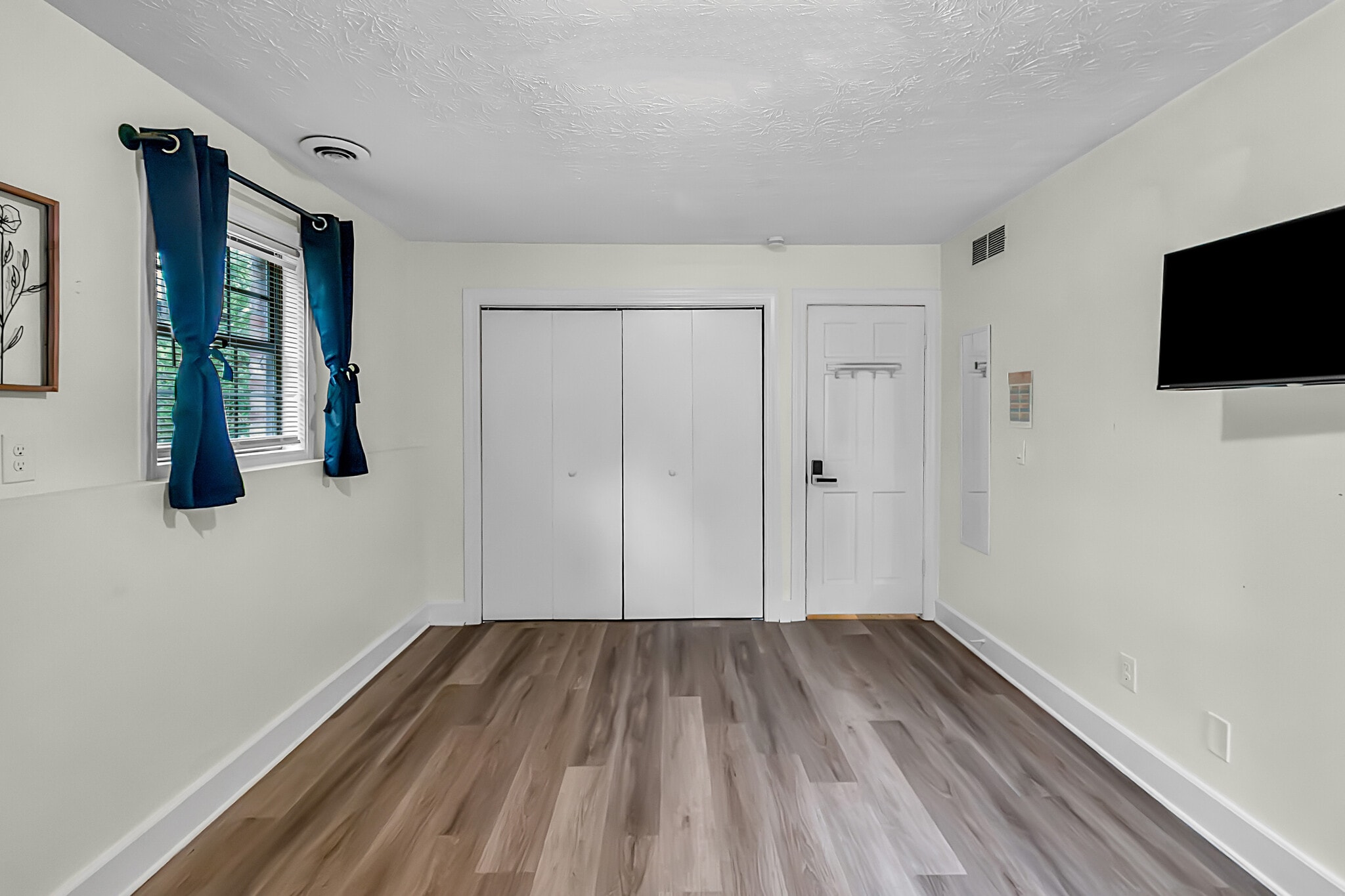 Building Photo - 1812 Wiggins Cir SW