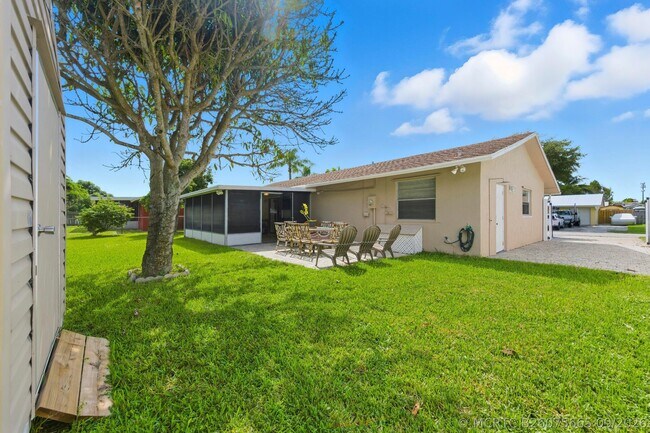 Building Photo - 8685 SW Keathley Ct
