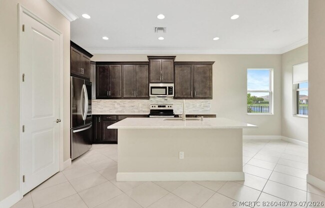 Building Photo - 15684 Goldfinch Cir