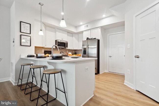 Building Photo - 10700 Presidential Pkwy