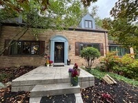 Building Photo - Beautiful 4 Bedroom Home In Mt. Lebanon!