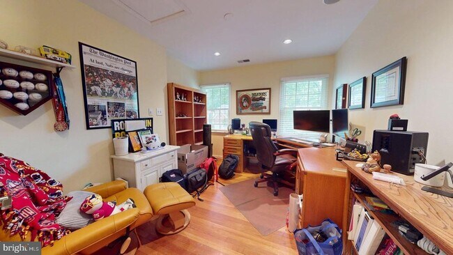 Building Photo - 5803 Hall St