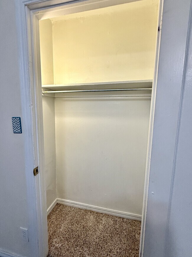 Building Photo - 709 11th Ave NW