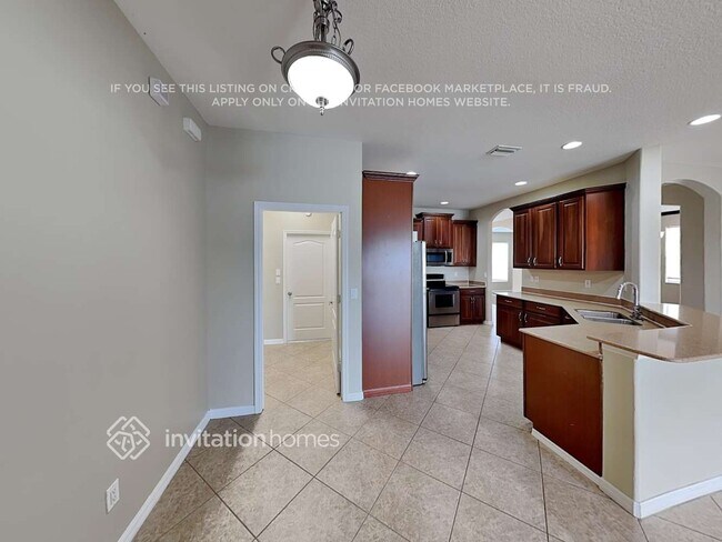 Building Photo - 3208 43rd Ave E