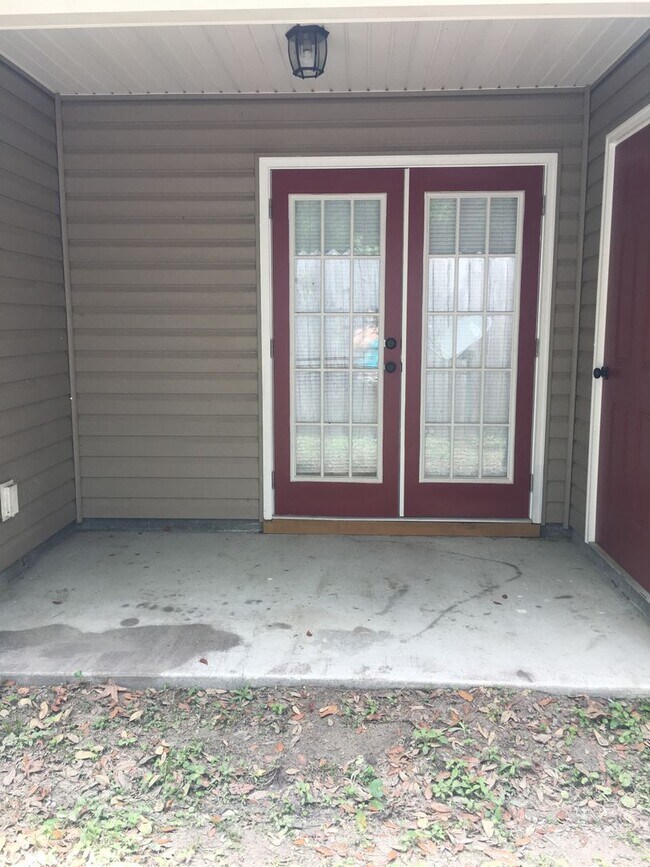 Building Photo - 132 Leeswood Cir