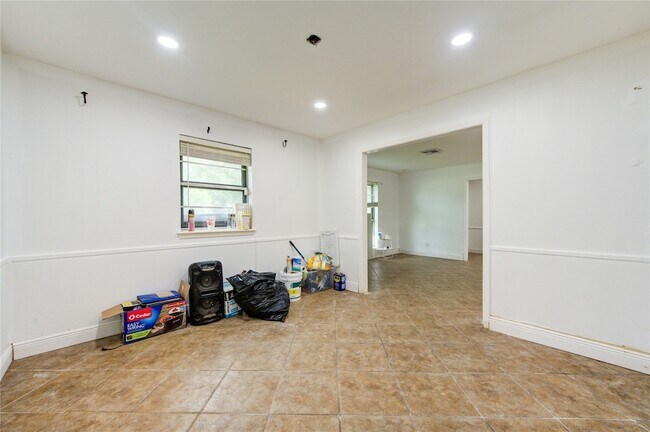 Building Photo - 2117 Willow Wisp Dr