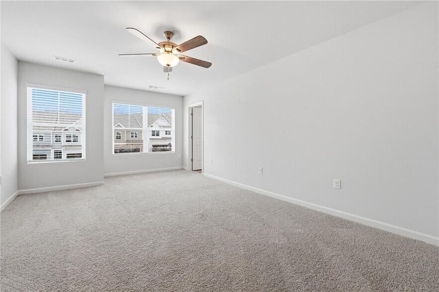 Building Photo - 255 Deerberry Dr