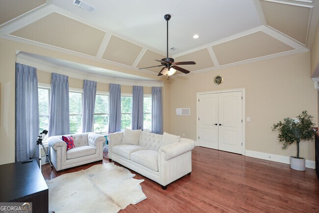 Building Photo - 2210 Spalding Dr