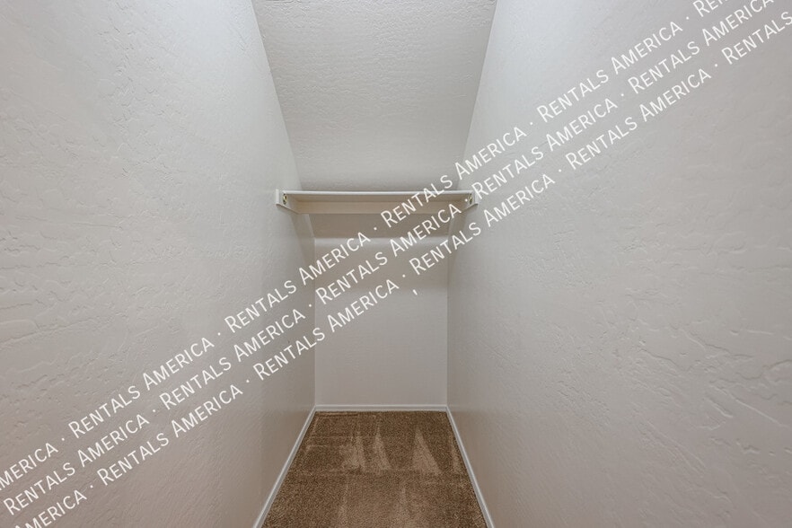 Building Photo - 3117 W Espartero Way