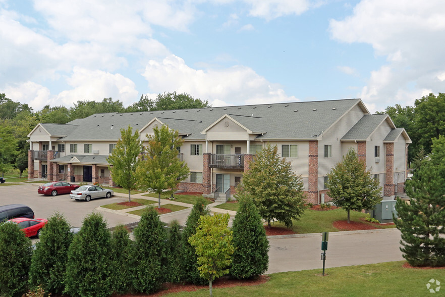 Primary Photo - Springbrook Apartments