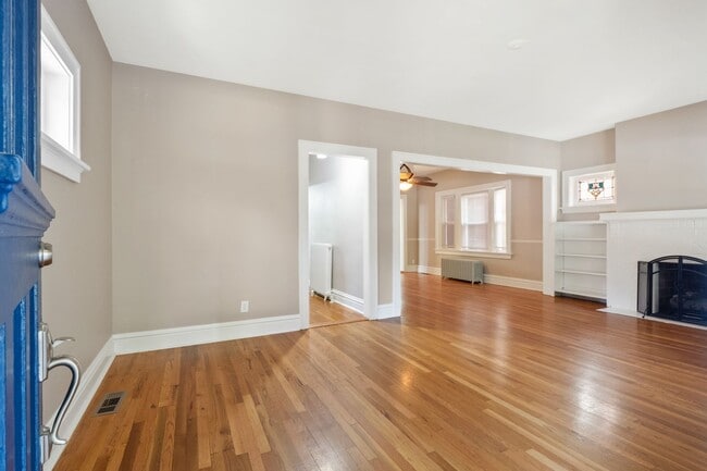 Building Photo - Home on the Range