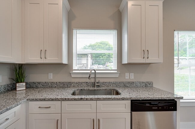 Building Photo - 2 BR 1 BA ADU - New Construction - Downtown Chattanooga