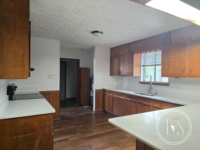 Building Photo - 1617 E 59th St