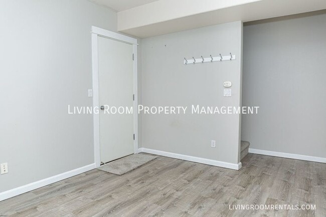 Building Photo - 1142 SW 162nd Ave