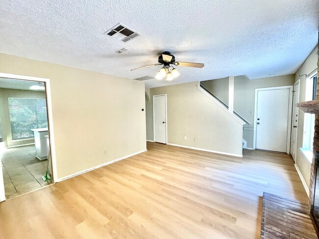 Building Photo - House For Lease in Milwood