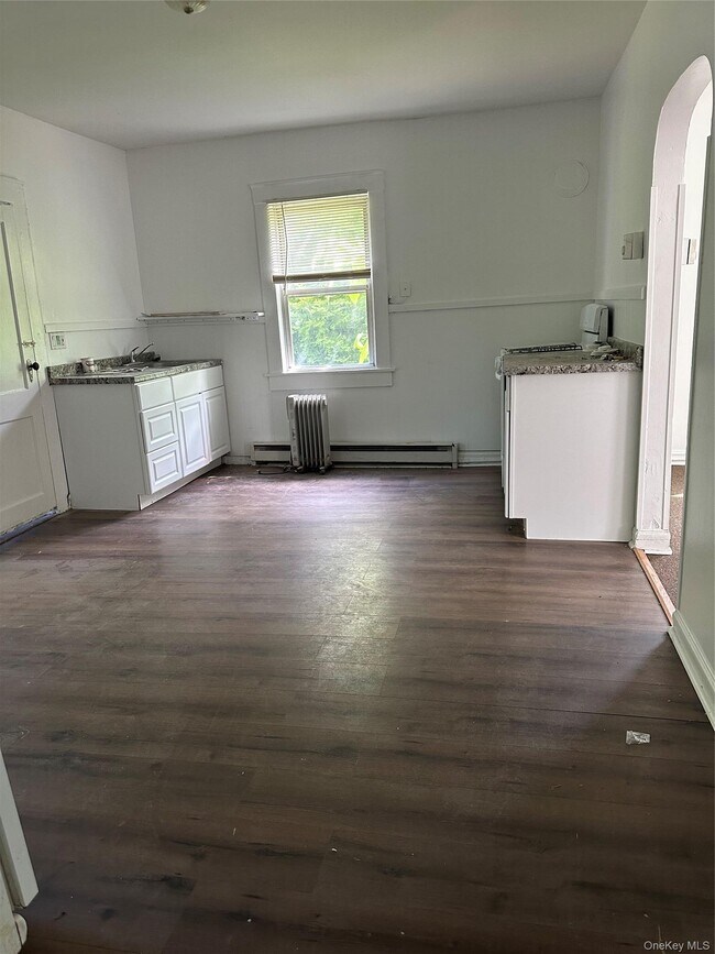 Building Photo - 1110 NY-94