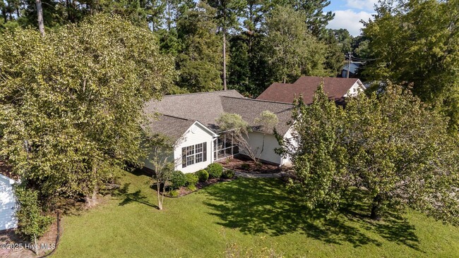 Building Photo - 104 Monterey Cir