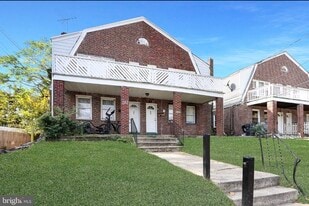 Building Photo - 204 W 35th St