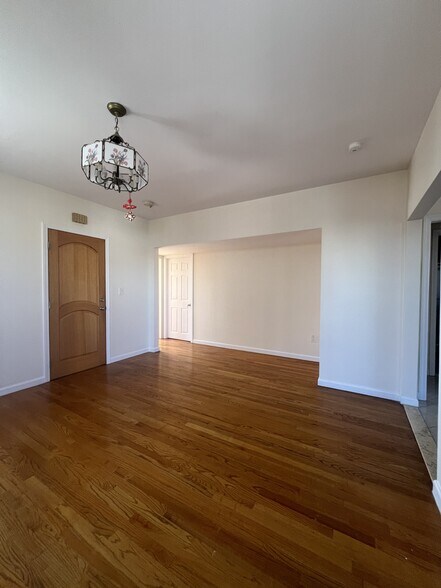 Building Photo - 1329 74th St