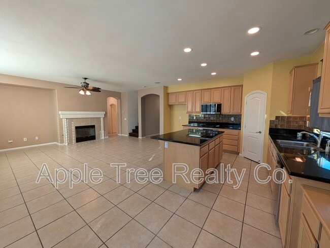 Building Photo - 1560 Gazebo Ln