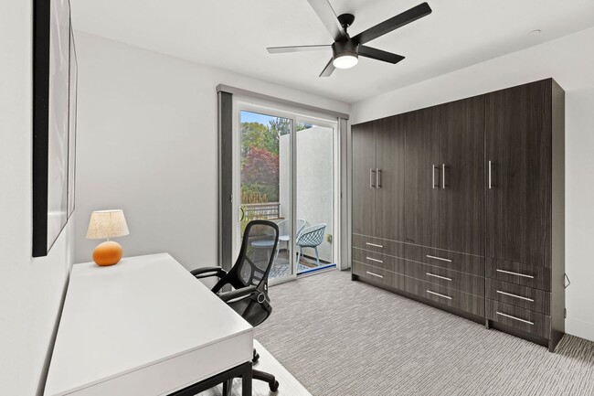 Building Photo - Modern, Stylish Furnished Townhome in Down...