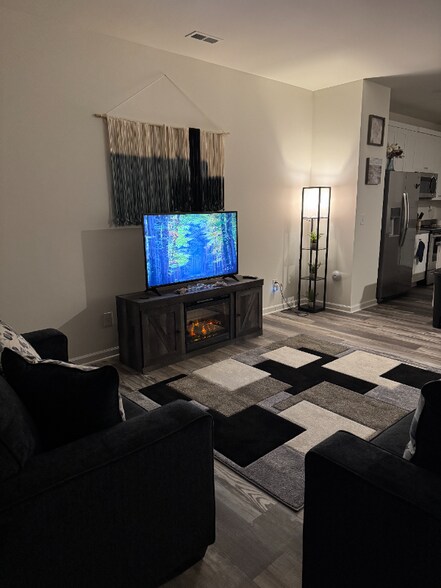 Building Photo - 533 Gantt St