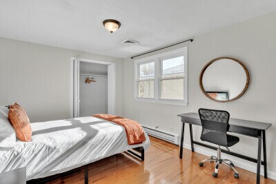 Building Photo - 74 Dunboy St