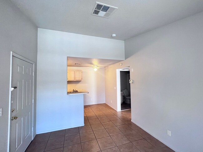 Building Photo - 1 Bedroom condo gated with community Pool