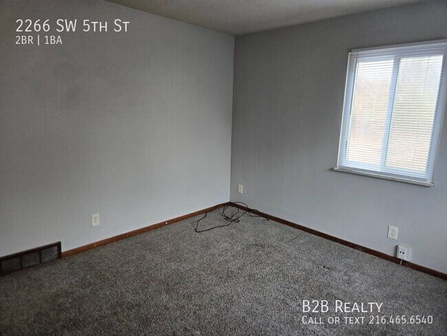 Building Photo - 2266 5th St SW